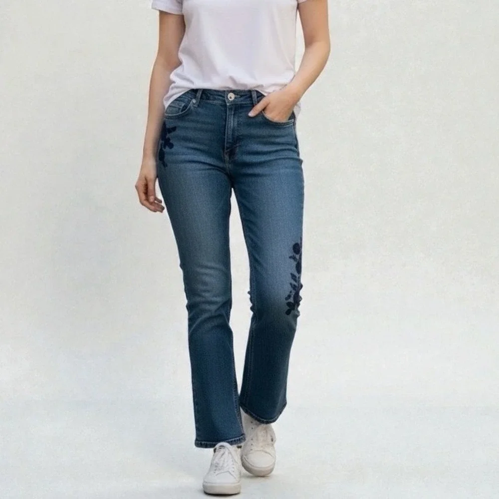 Abercrombie & Fitch | Simone High Rise Ankle Crop‎ Flare Embroidered Jean 31/12